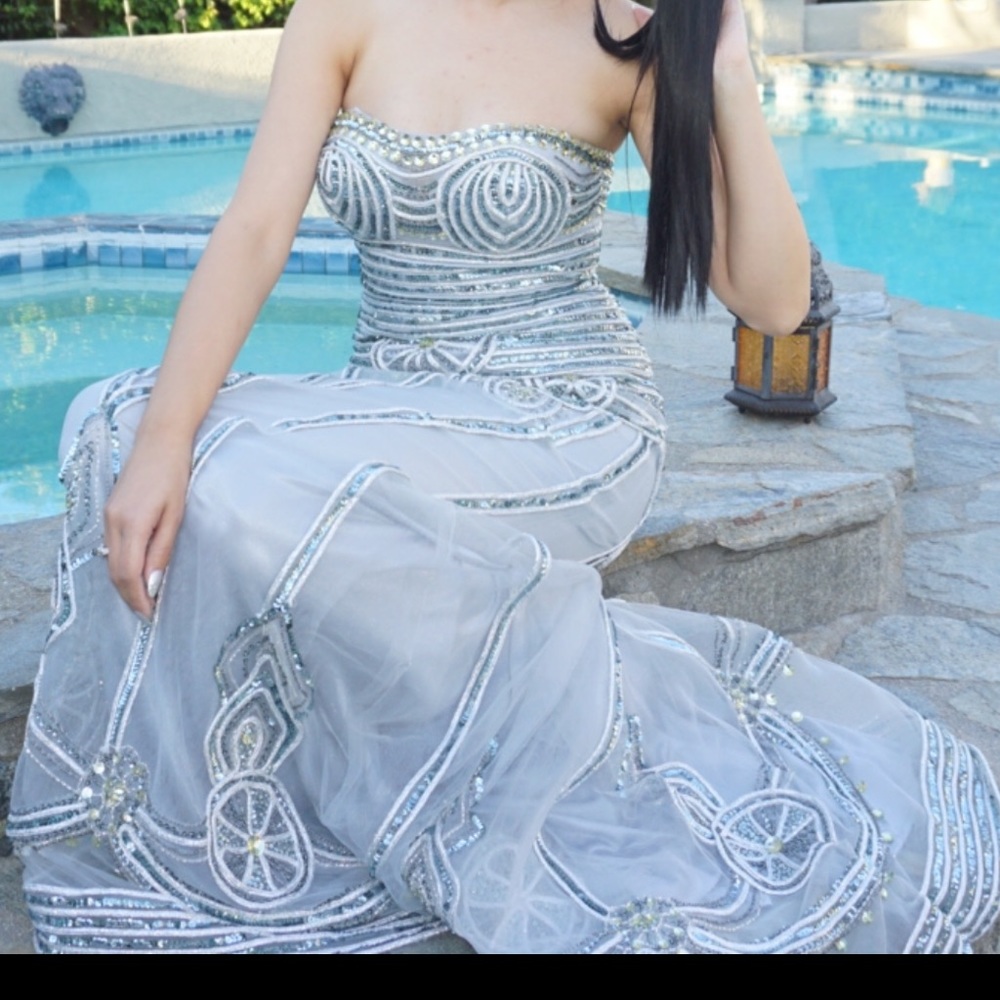 Prom Dress - Picture 4 of 6